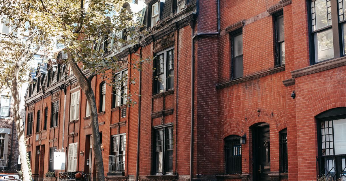 Vue aérienne d’une ville française, illustrant les territoires d’investissement.